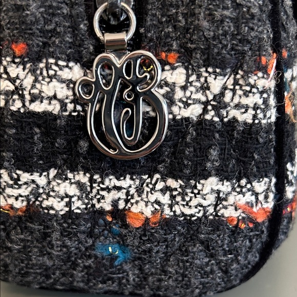 Vera Bradley Luxe Wool purse. - Picture 3 of 11